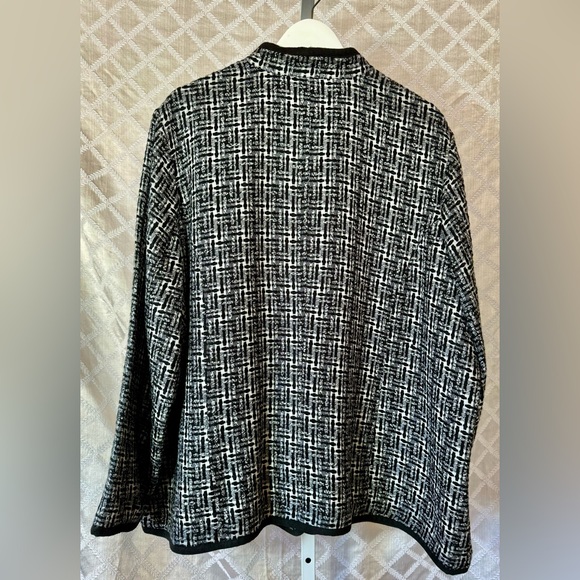 CJ Banks Black and White Tweed Band Collar Jacket. 3X - Picture 5 of 5